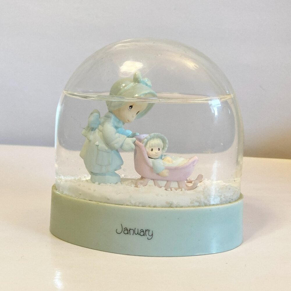 Precious Moments January Water Globe Dome Enesco Vintage Baby Gift Adorable